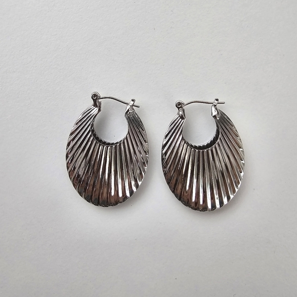 NEW Silver Metal Shell Hoop Pin Catch Earrings